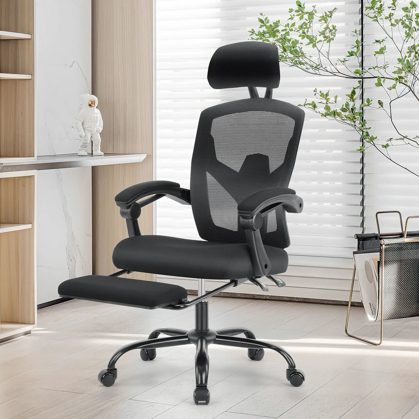 Ergonomic Mesh Office Chair with Retractable Footrest